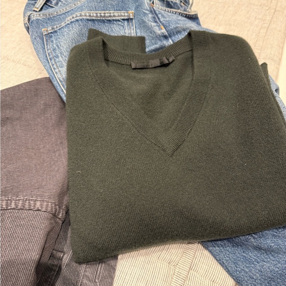 Jenni Kayne Green-Grey Cashmere Sweater - Picture 3 of 4